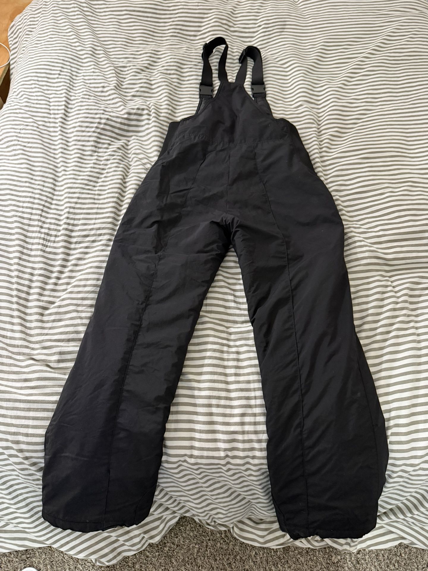 Men’s Snow Bibs.