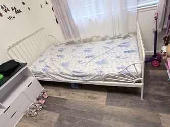 Twin Size Bed / Mattress