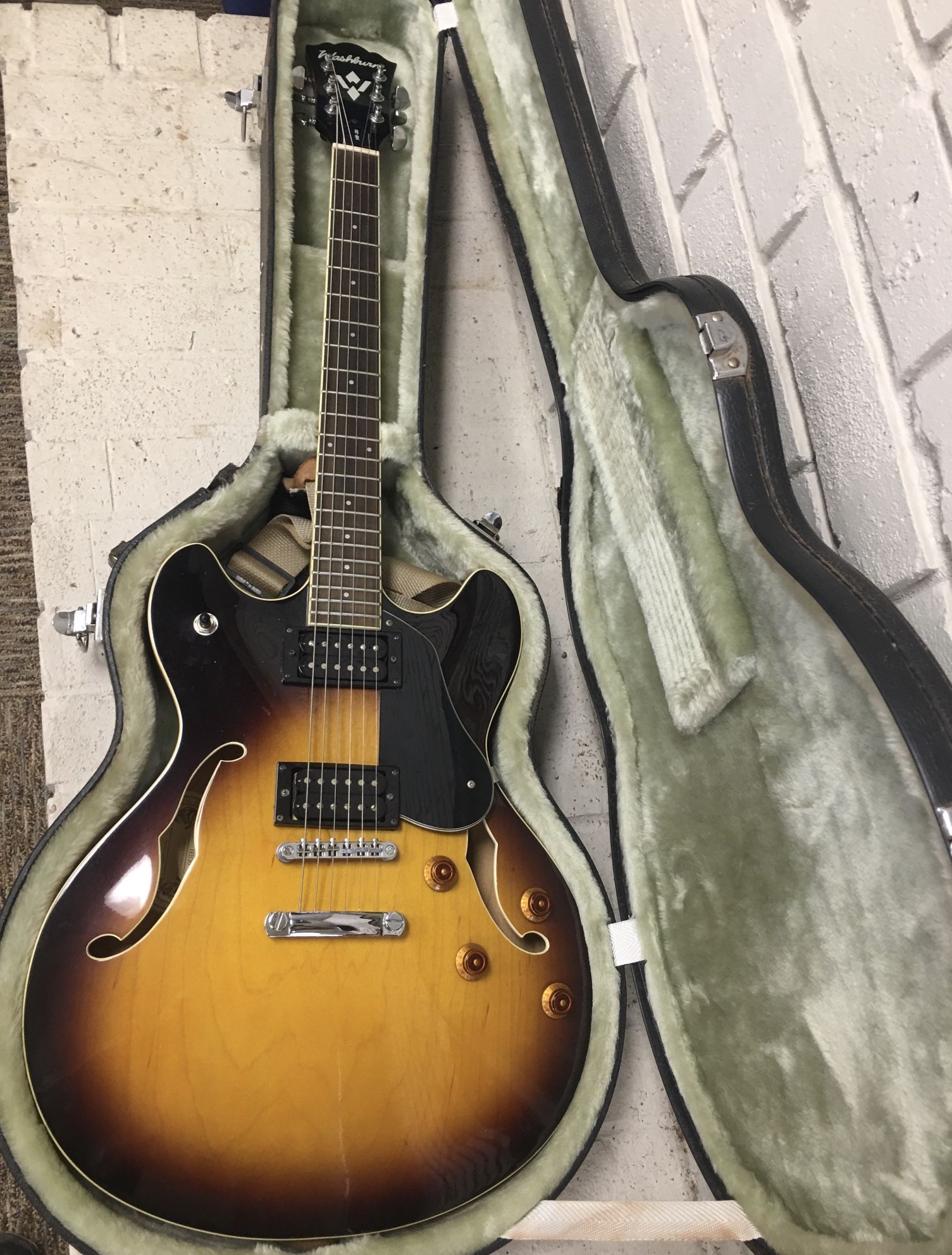 Washburn HB-30 Electric