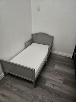 Delta Children Canton Toddler Bed - Grey