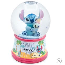 🏰 Disney Lilo & Stitch “Ohana” Light-Up Snow Globe — 6”, Collectible (Good Condition)