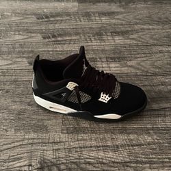 Size 13 In Woman’s