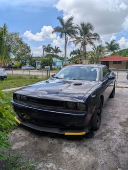 2014 challenger sxt 96k miles