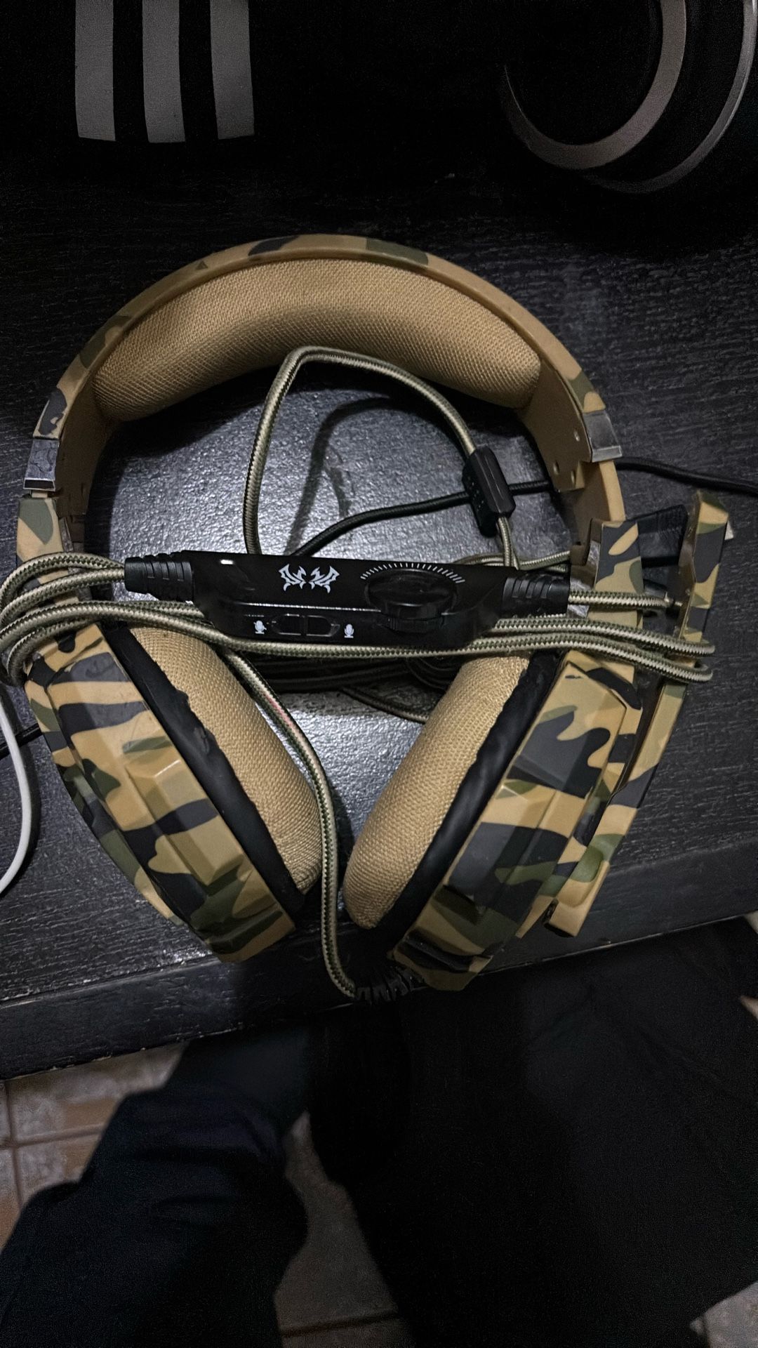 Kotion each headphones