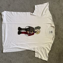 Kaws x Uniqlo Tee