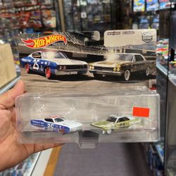 Collectible Hotwheels Chevy Chevelle & 1969 Ford Torino Talladega - 2 Car Set 1:64 Scale Diecast