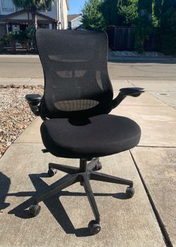 La-Z-Boy Mid-back Mesh Office Chair, Black