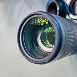 Tamron ef 70-210mm F4 (Canon)& Ring Adopter Lens