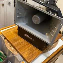 Vintage AV AmpliVox Model S-610 Half Mile Hailer Portable Sound Systems 