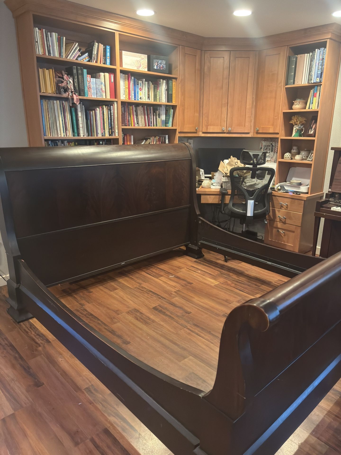 Mahogany Pottery Barn Sleigh Bed Frame