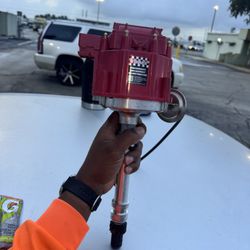 Distributor and regulator