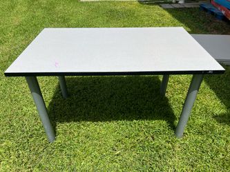 Sturdy Indoor/Outdoor Table