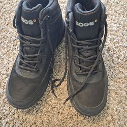 Men's size 10.5  BOGS Shale Mid GlacialGrip Waterproof Boots