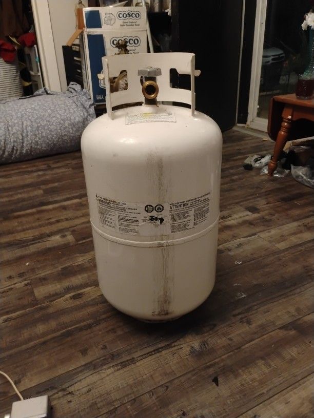 Full 25.1  Type 1 Propane Tank