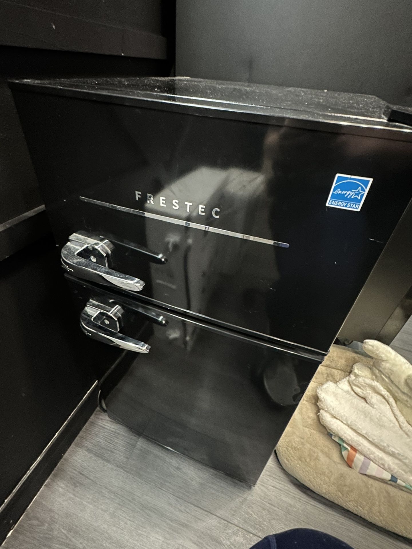 Mini Fridge Vintage