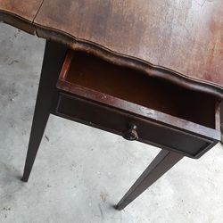 ANTIQUE TABLE 