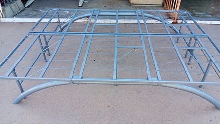 Queen mattress plataform bed