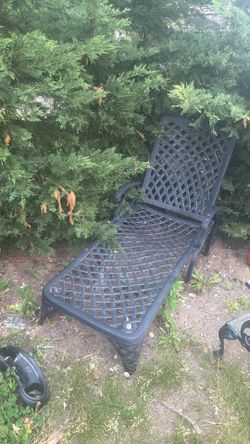 Wrought iron lounge chair