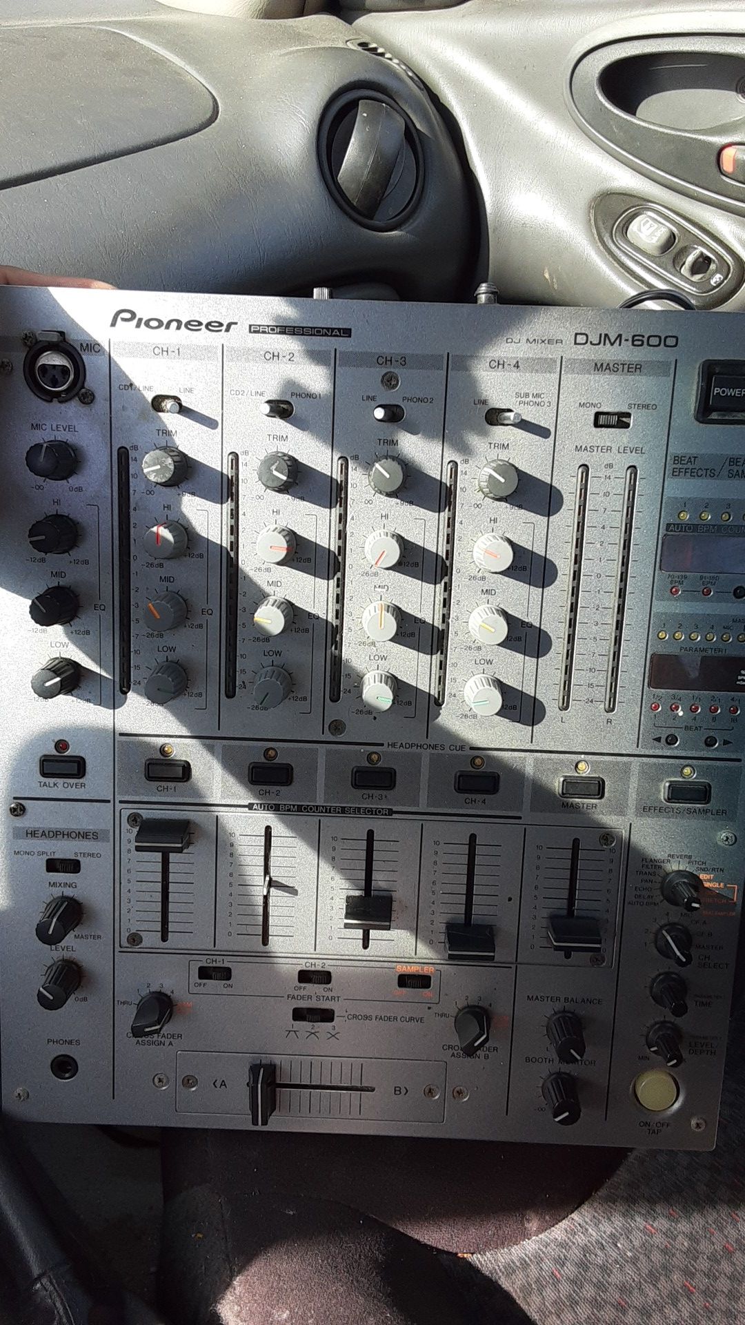 Pioneer professional DJ mixer model number djm 600