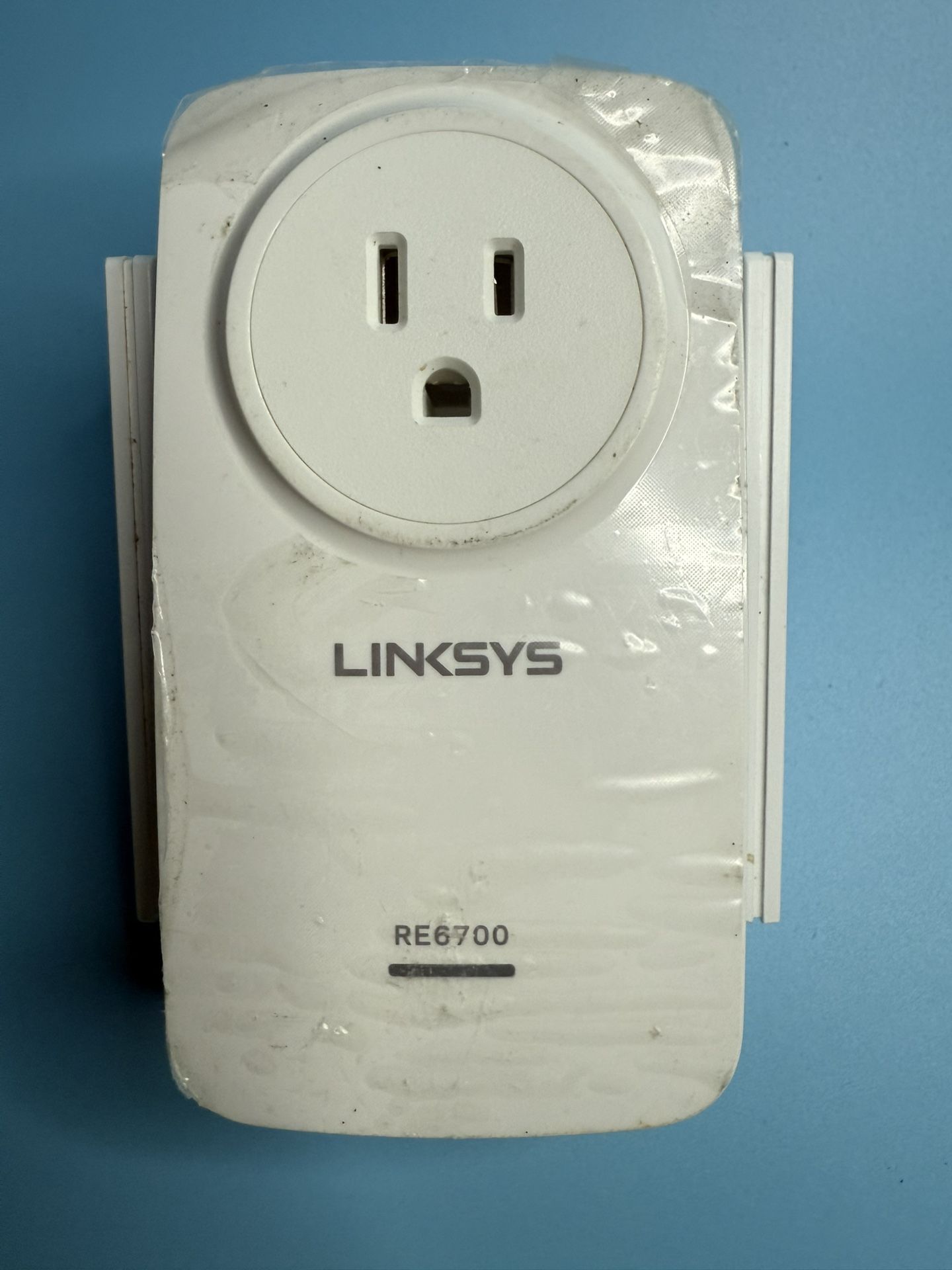 Linksys RE6700 Dual Band High-Power Wi-Fi Gigabit Range Extender / Repeater