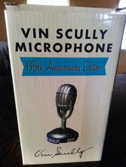 Vin Scully mic