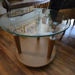 Vtg MCM - Round Beveled Glass Side/Coffee Table 24" Wood/Chrome & Casters - Mesa Redonda De Cristal 24"