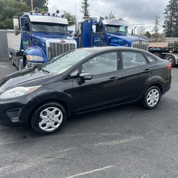 2013 Ford  Fiesta 