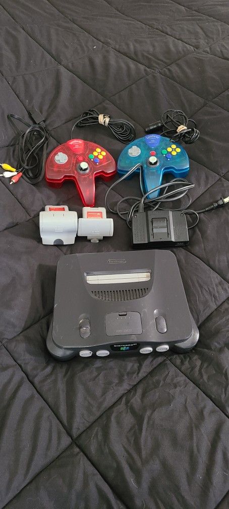 Nintendo 64 With 2 Controllers And Rumble Packs