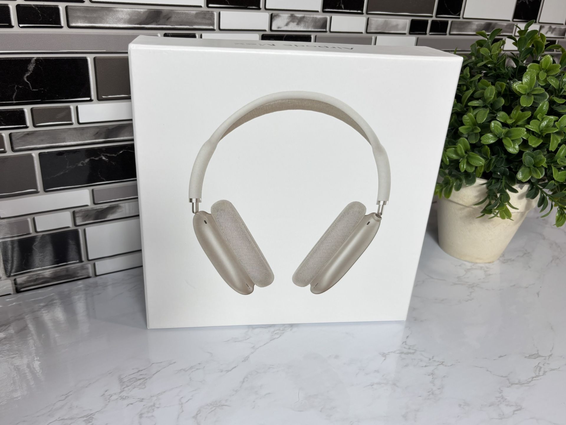 Apple Max Over Ear Headphones - Silver (Mint Condition)