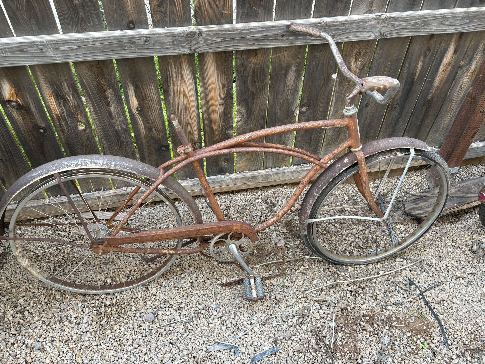 Vintage Rusty Schwinn Typhoon American Coppertone 26in Boys Bike S7 Wheels Garden Art