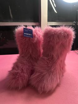 Y2K Fluffy Hot Pink Winter Boots - Shiekh Size 7 (Brand New)