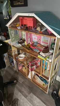 Kids dollhouse