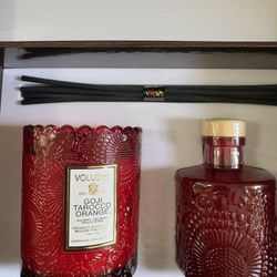 Candle and Diffuser Set - Goji Tarocco Orange by Voluspa for https://offerup.com/redirect/?o=VW5pc2V4Lm5ldw== in box
