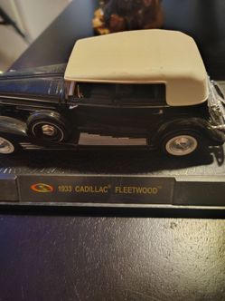 1933 Cadillac Fleetwood Die-Cast Model Car