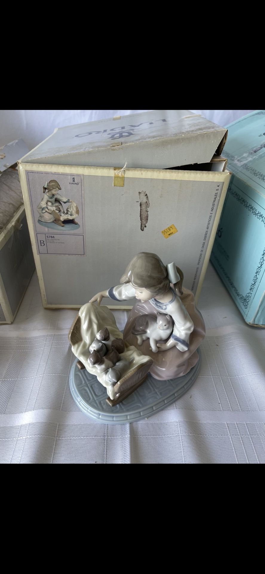 LLADRÓ リヤドロ Bedtime Story Lladró “A Bedtime Story” Porcelain Figurine #5784 – With Original Box
