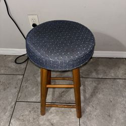 Wooden Bar Stool – Sturdy & Clean