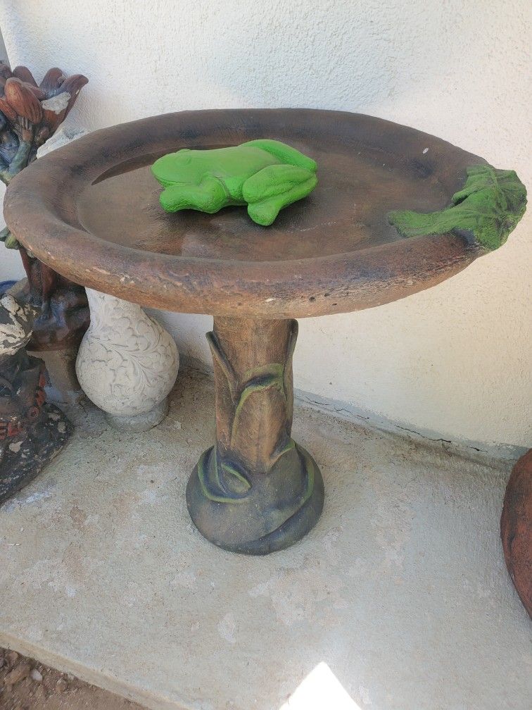 New Bird Bath Water Fountain