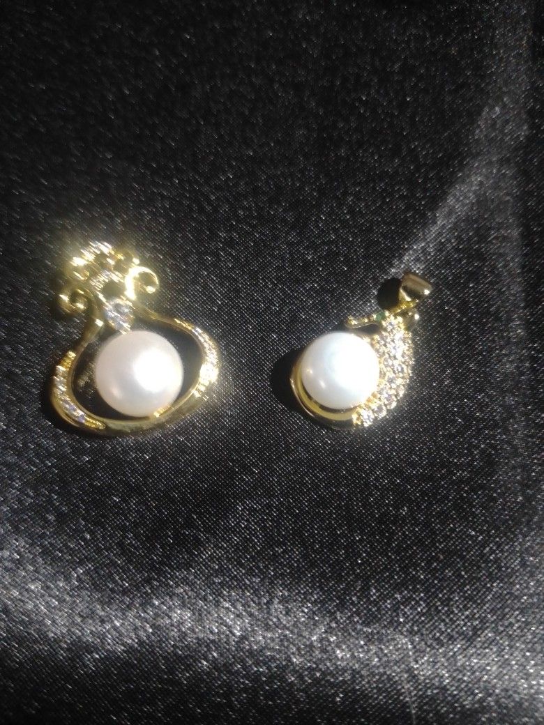 Pearl Charm