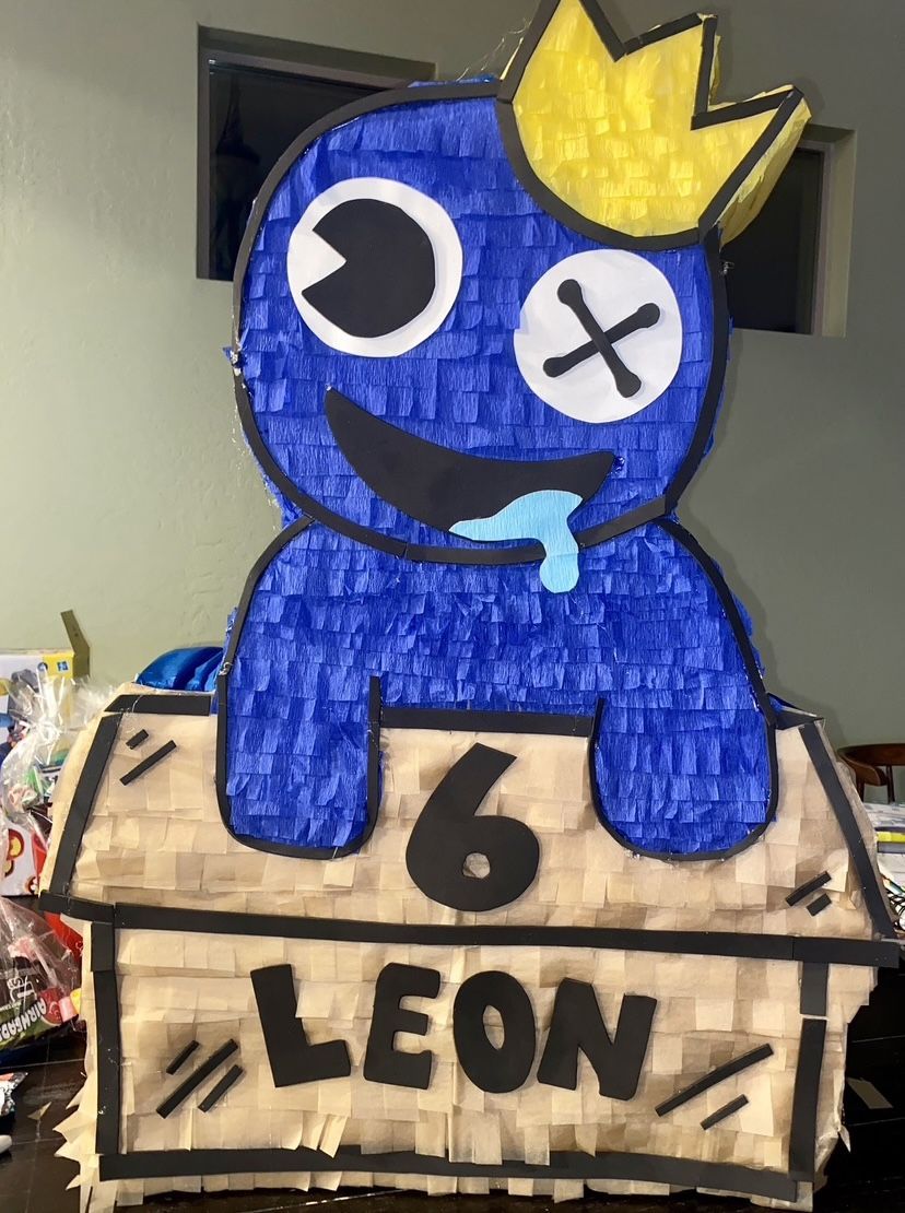 Rainbow Friends BLUE piñata