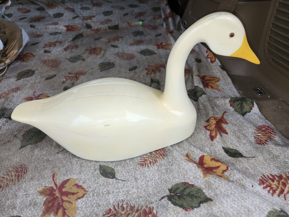 Solid Wood Duck 20"