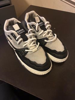 Black and White Low-Top fashion Sneakers