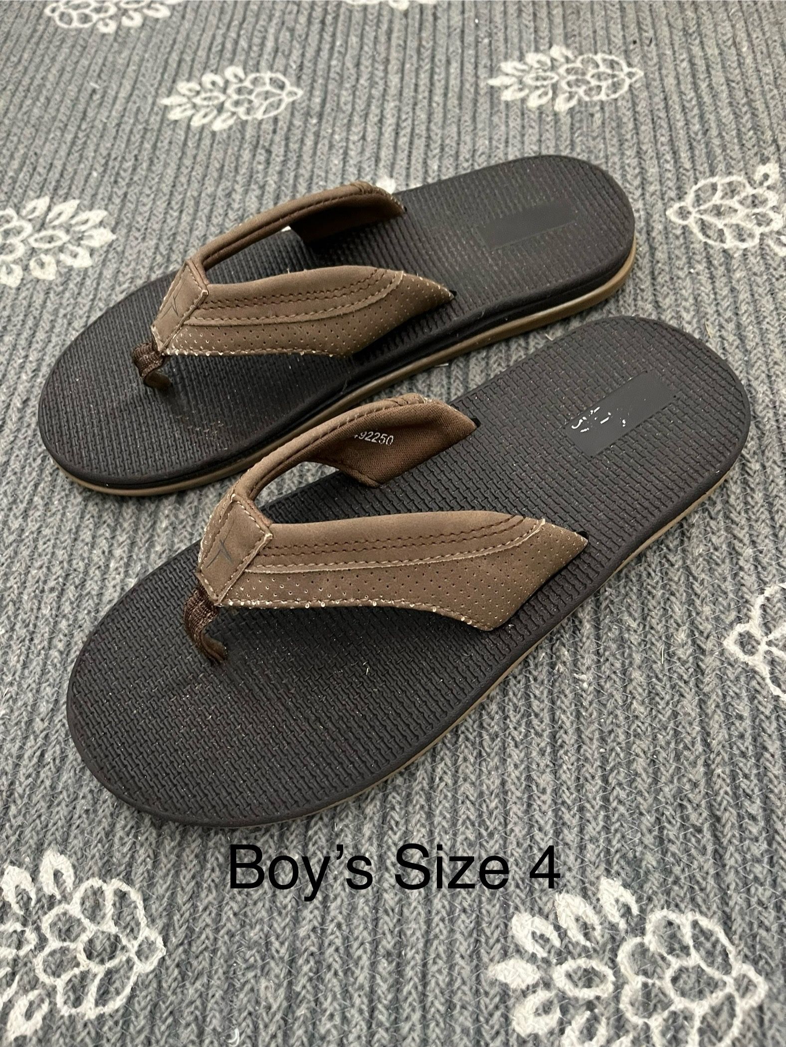 Boy’s Blue Fin Leather Strap Flip Flops (Size 4)