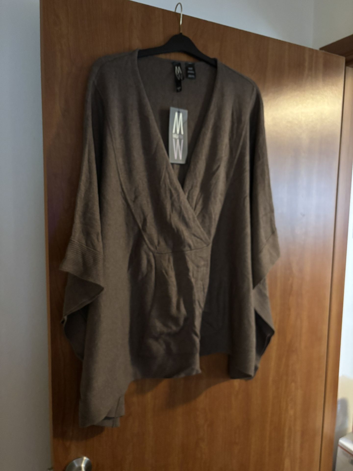 Marla Wynne Short Sleeve V-Neckline Poncho Sweater 2XL/3XL