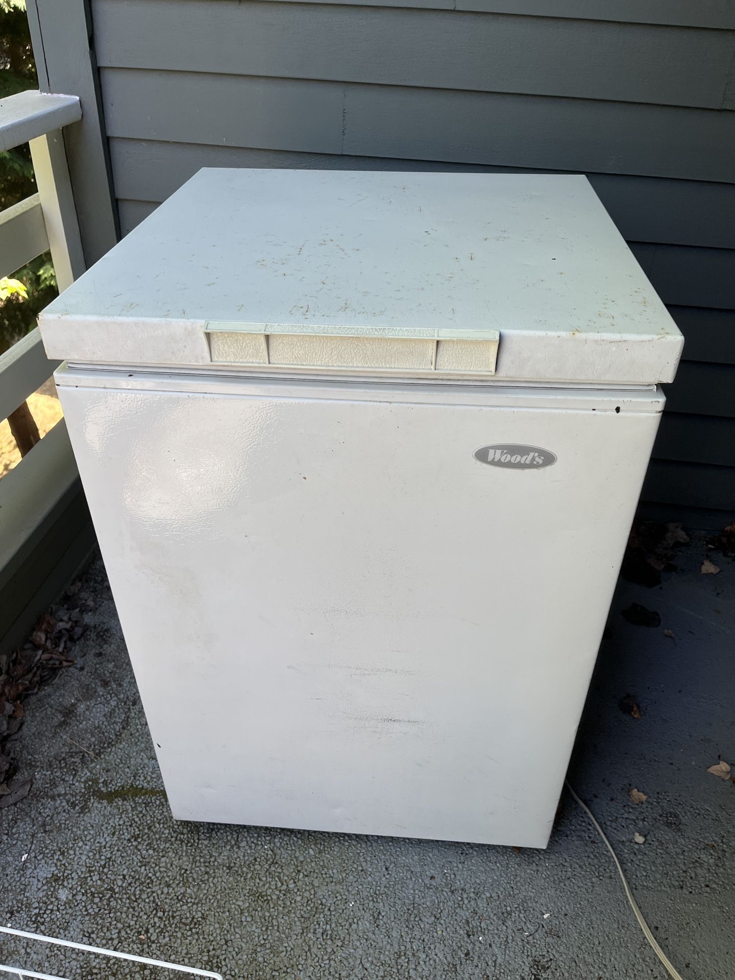 Woods C05BBA Chest Freezer