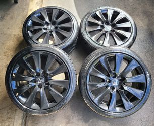 Honda civic- HONDA ACCORD SPORT  rims 18x8 original in excellent condition 5×114.3mm new tires