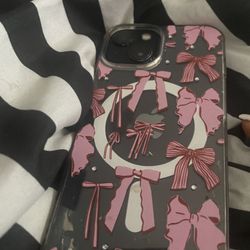 Great Phone Minor Cracks On The Back 