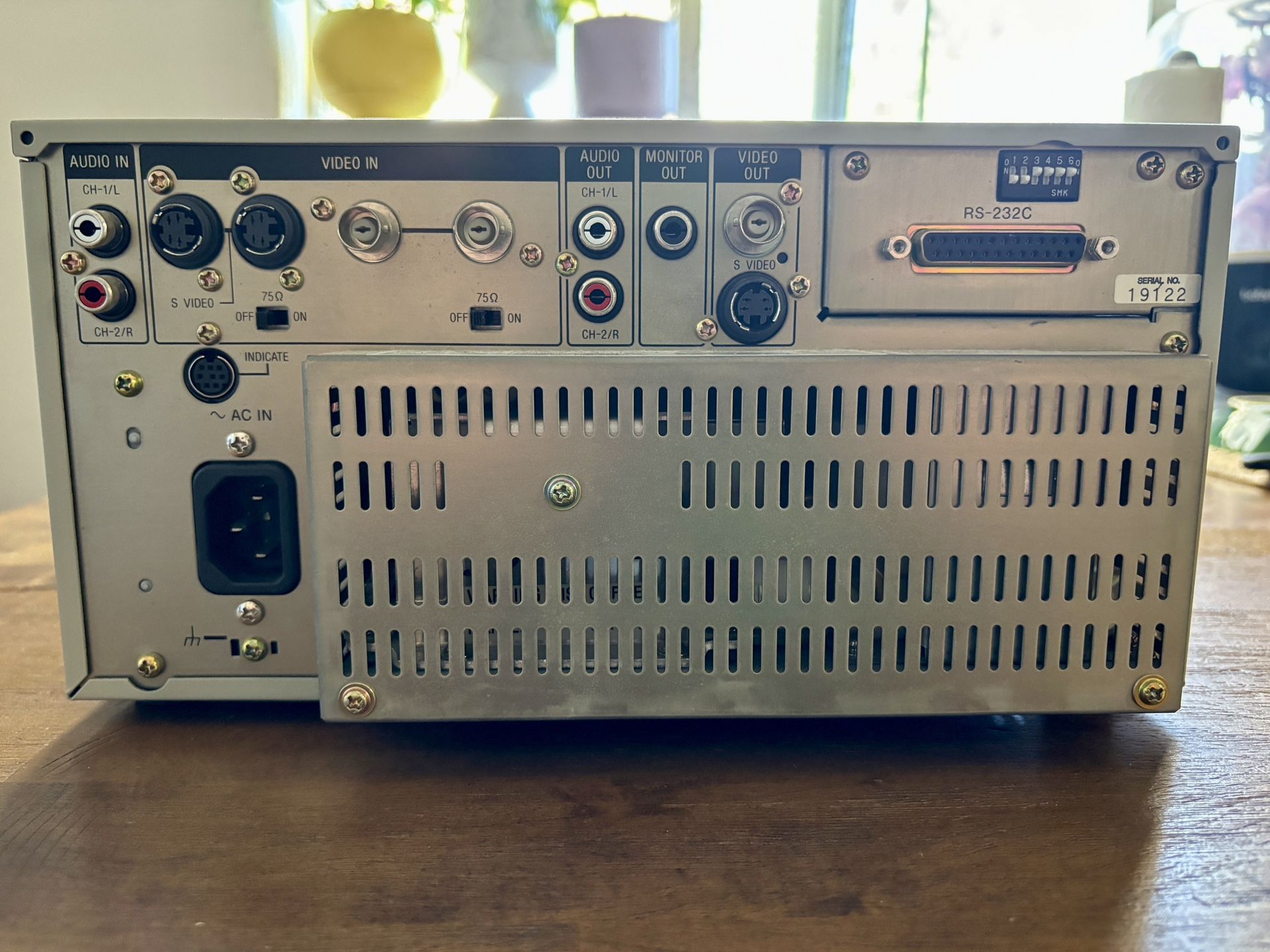 Sony SVO-9500MD S-VHS HiFi VCR Player Recorder TBC CRT Analog for