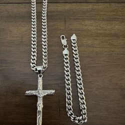 Stainless Steel 6.5mm Cuban Necklace And Bracelet Set With Cross