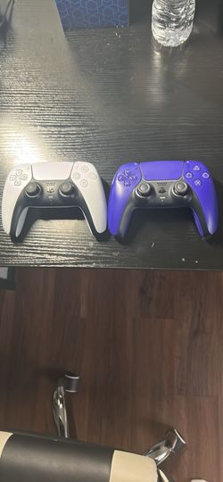 Sony ps5 controllers (2)