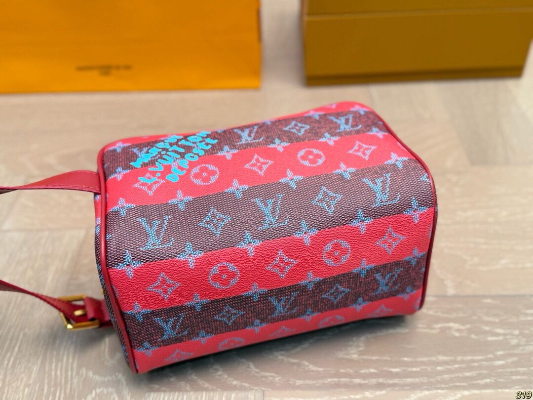 Bags Toiletry bags, handbags
